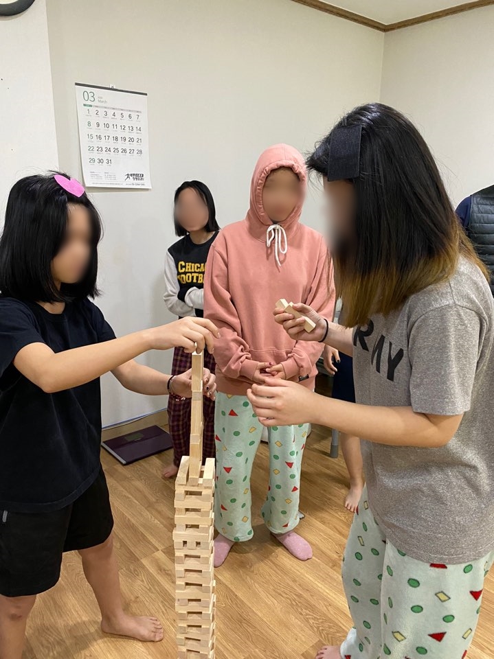 흥미진진 2.jpg